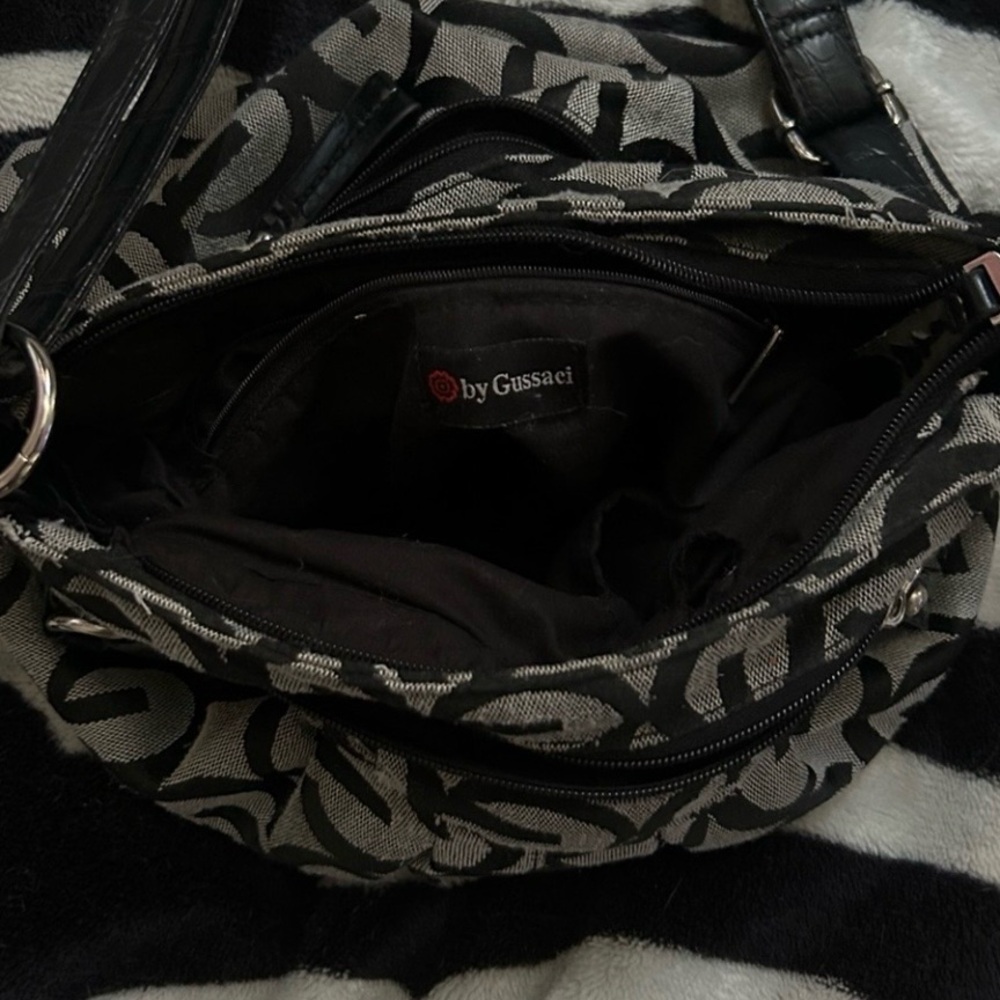 Gussaci Women’s Crossbody / Purse - Picture 3 of 4